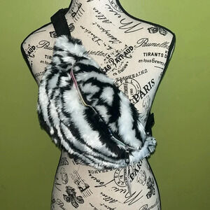 🆕 Animal Themed Fuzzy Fanny Pack
